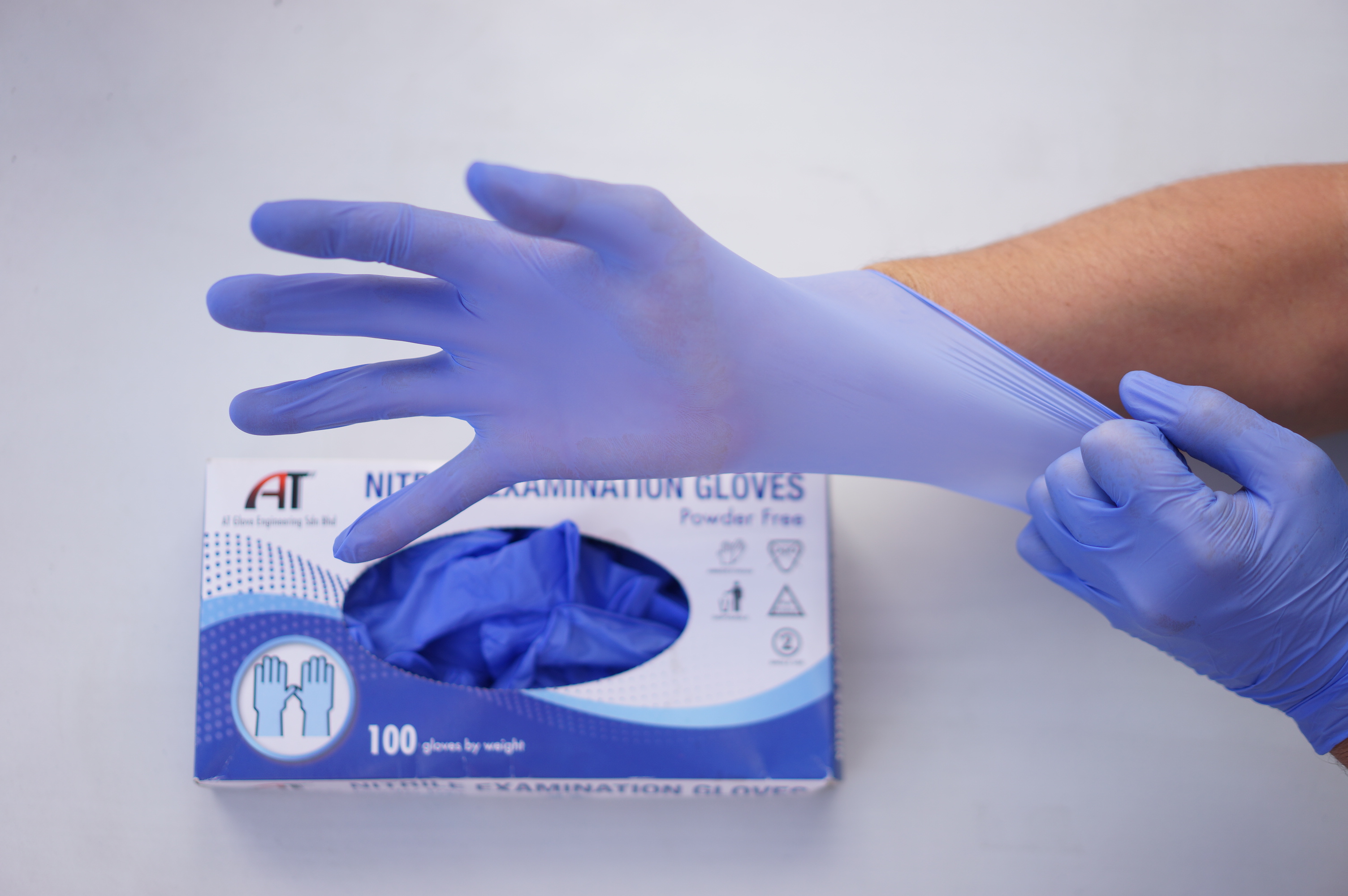SunnyCare 5.0 Mil Nitrile Exam Gloves – Chemo-Rated, Powder-Free (Medium, 100-Count Box)