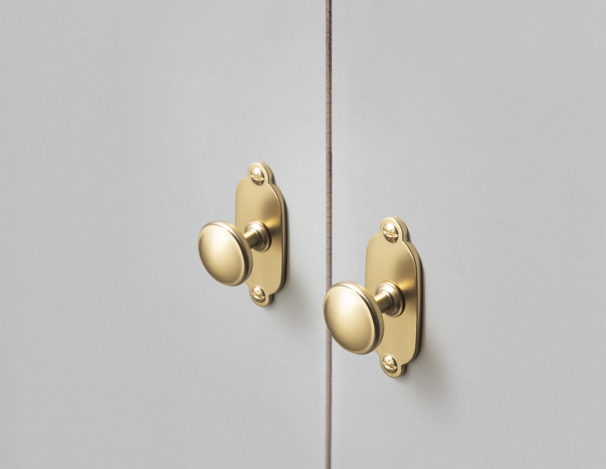 Goo-Ki Champagne Bronze Cabinet Drawer Knobs with Backplate, Zinc Alloy Kitchen Hardware,Modern Single Hole Bar Pull Handles for Cupboard Wardrobe,6 Pack (6781-G013)