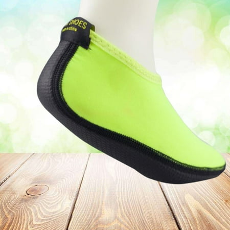

Frcolor 1 Pair Water Sports Diving Socks Swimming Snorkeling Non-slip Seaside Beach Shoes for Man Woman Size XL (Fluorescent Green)