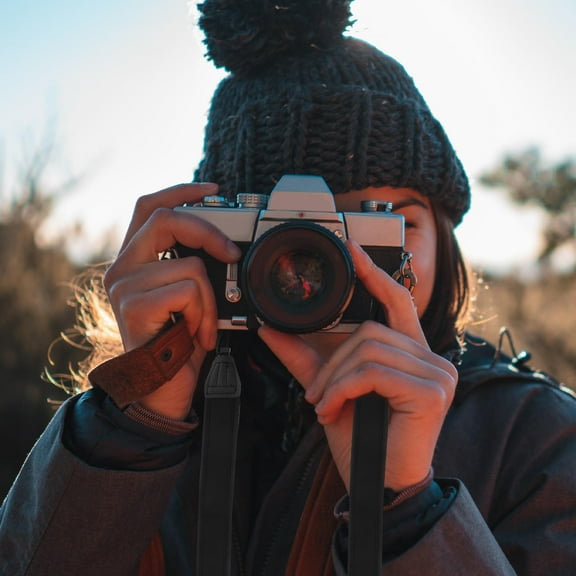 COMPUKAS 1Pack Black Neoprene Adjustable Camera Strap for Secure Carrying and Shoulder Burden Reduction 11.8x1.8in