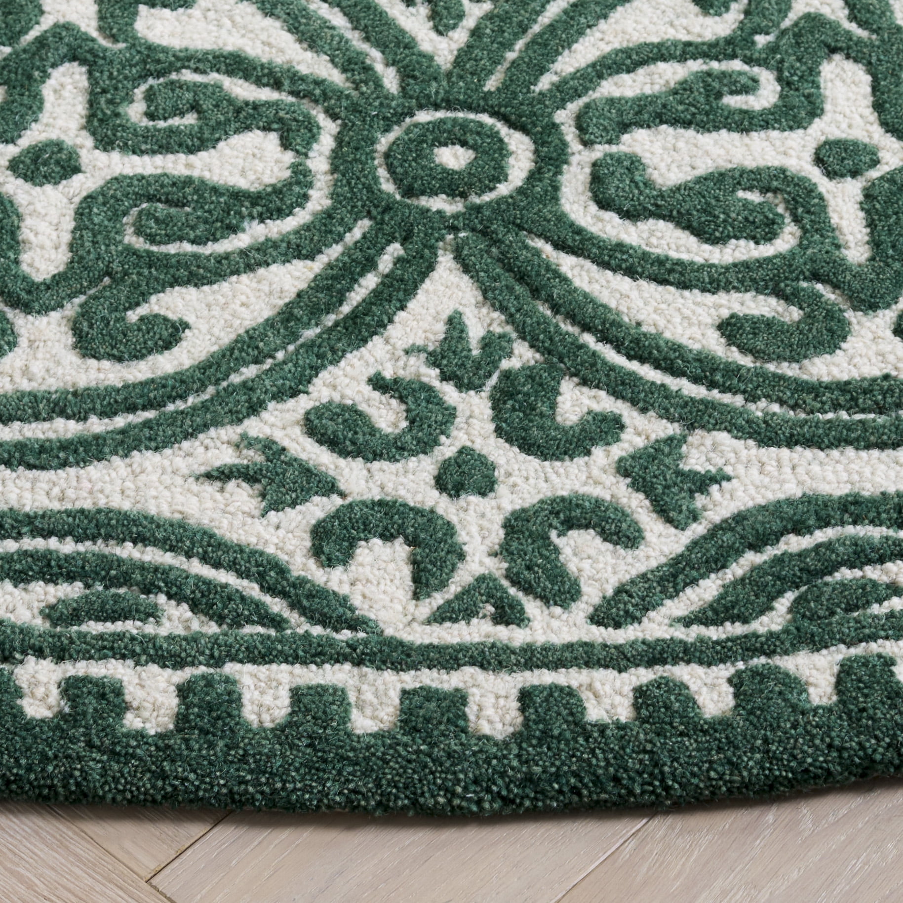 Safavieh Cambridge Leslie Geometric Wool Area Rug, Ivory/Green, 6' x 6' Round