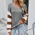 thumbnail image 2 of Top de manga larga para mujer, cuello en V, manga abombada, jersey de retales a rayas, blusa con botones, traje de otoño e invierno, gris M, 2 of 6