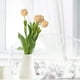thumbnail image 4 of Tulipanes de ganchillo hechos a mano - Decoración realista de lana para casa, oficina o regalo, 4 of 5
