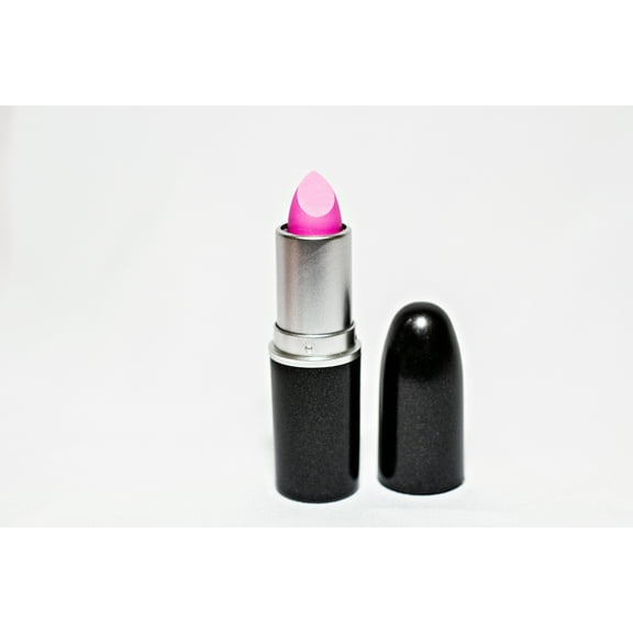 K.Calderwood Cosmetics smooth apply moisturizingkeep it classic lipsticks in pink