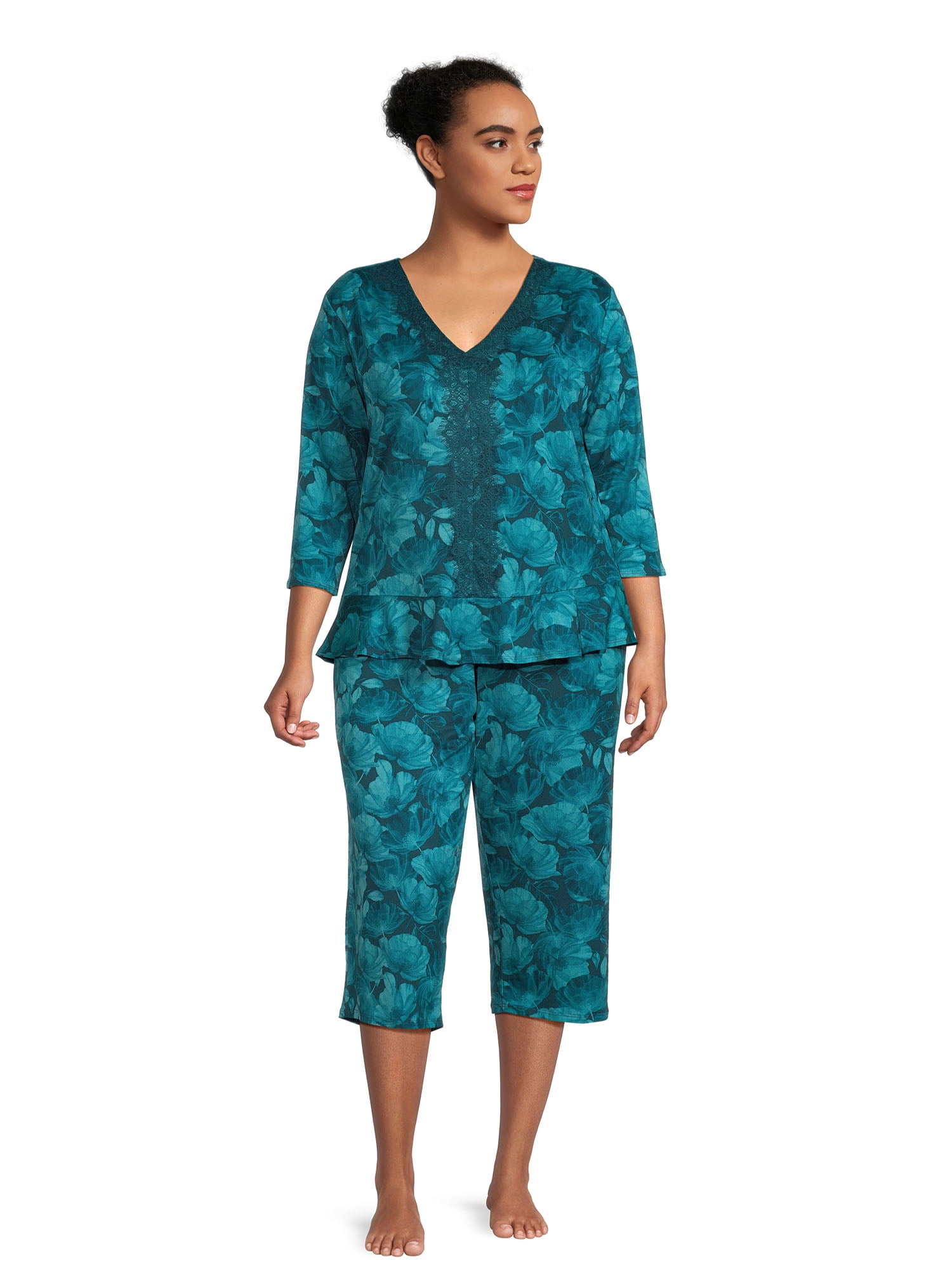 The Pioneer Woman 3/4 Sleeve V-Neck Top and Cropped Pant Pajama Set, 2-Piece, Women's