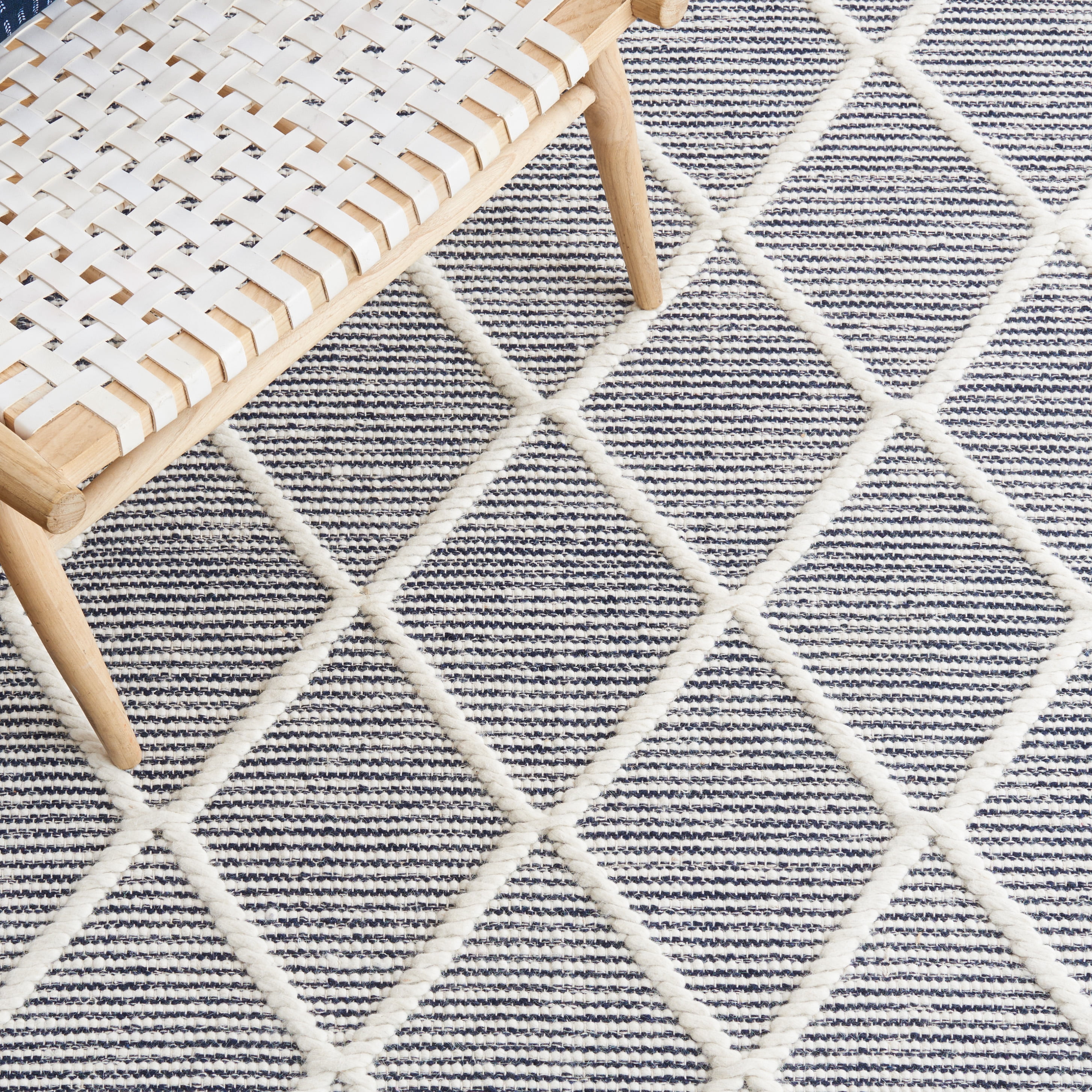 SAFAVIEH Natura Natasha Geometric Area Rug, Navy/Ivory, 6' x 6' Square