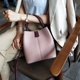 thumbnail image 3 of Bolso de mujer Bolso de piel de vaca Bolso de mano de mujer moderno Bolso bandolera de hombro con correa ancha, 3 of 5