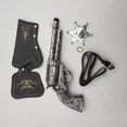 thumbnail image 2 of Amazon Cap Denim Gun Juego de tres piezas Pistola de juguete de mezclilla occidental Pistola de mano con rueda izquierda con cubierta de cuero Suministros de arte de China, 2 of 5