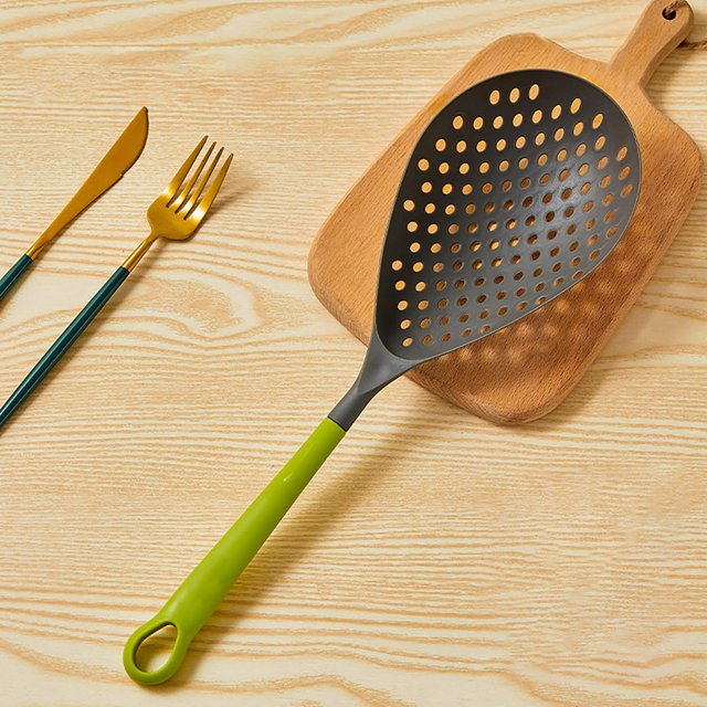 Oleegame 1PC Kitchen Utensils Set Multifunctional Cooking Spoon Slotted Spoon Colander Strainer Scoop Food Filter With Handle Kitchen Kitchen Tools For Cooking Green