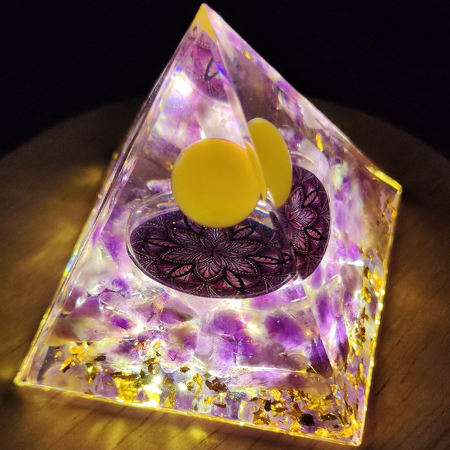 Adornos de generador de energía de chakra de cristales de pirámide de orgonita natural (B) Ndcxsfigh Para estrenar
