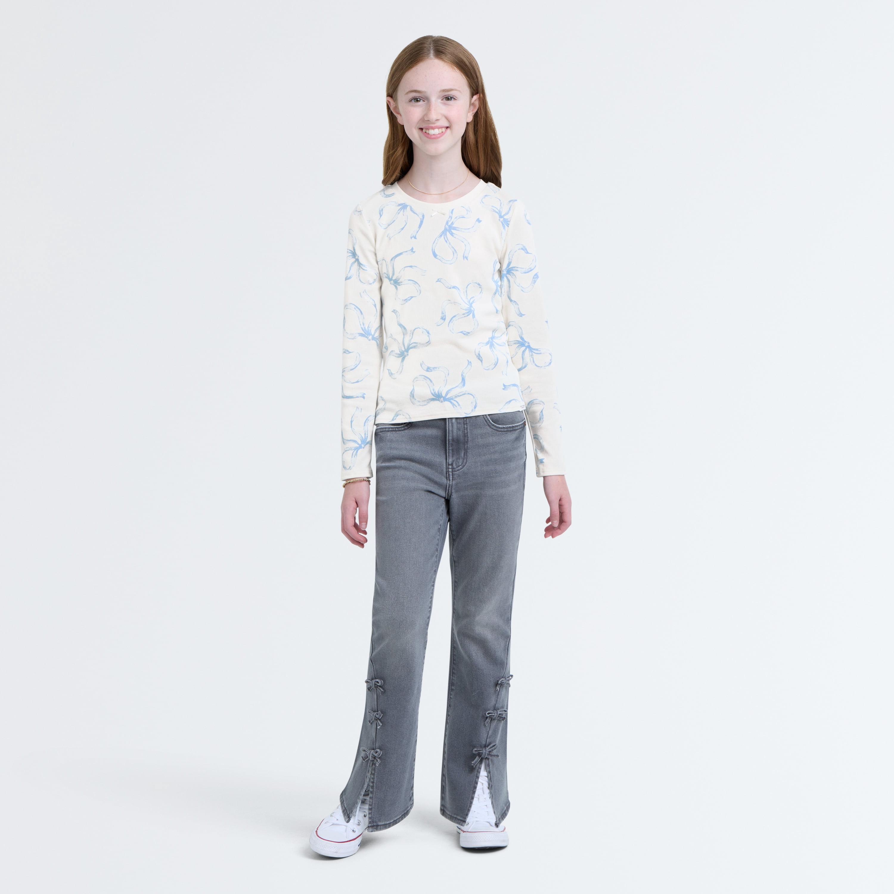 Levi Signature Girls Long Sleeve Graphic Knit Top, Sizes 4-16