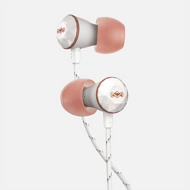 HOUSE OF MARLEY NESTA Écouteurs avec Boîtier en Céramique Zirconium avec Garniture en Acier Inoxydable et Esthétique Ornée. Ces Écouteurs Filaires Incluent des Haut-Parleurs Dynamiques 6 mm Isolants du Bruit pour des Basses Riches et un Son Texturé. Présentés avec des Embouts d'Oreille en silicone RegrindTM Rose Doux et un Câble Tressé Fabriqué à Partir de 99 % de polyester Recyclé Post-Consommation. Inclut un microphone Intégré et une Manette à 3 Boutons pour Appels Mains Libres et Contrôle de Lecture. Conçus avec du Bois Certifié FSC et des Matériaux Recyclables