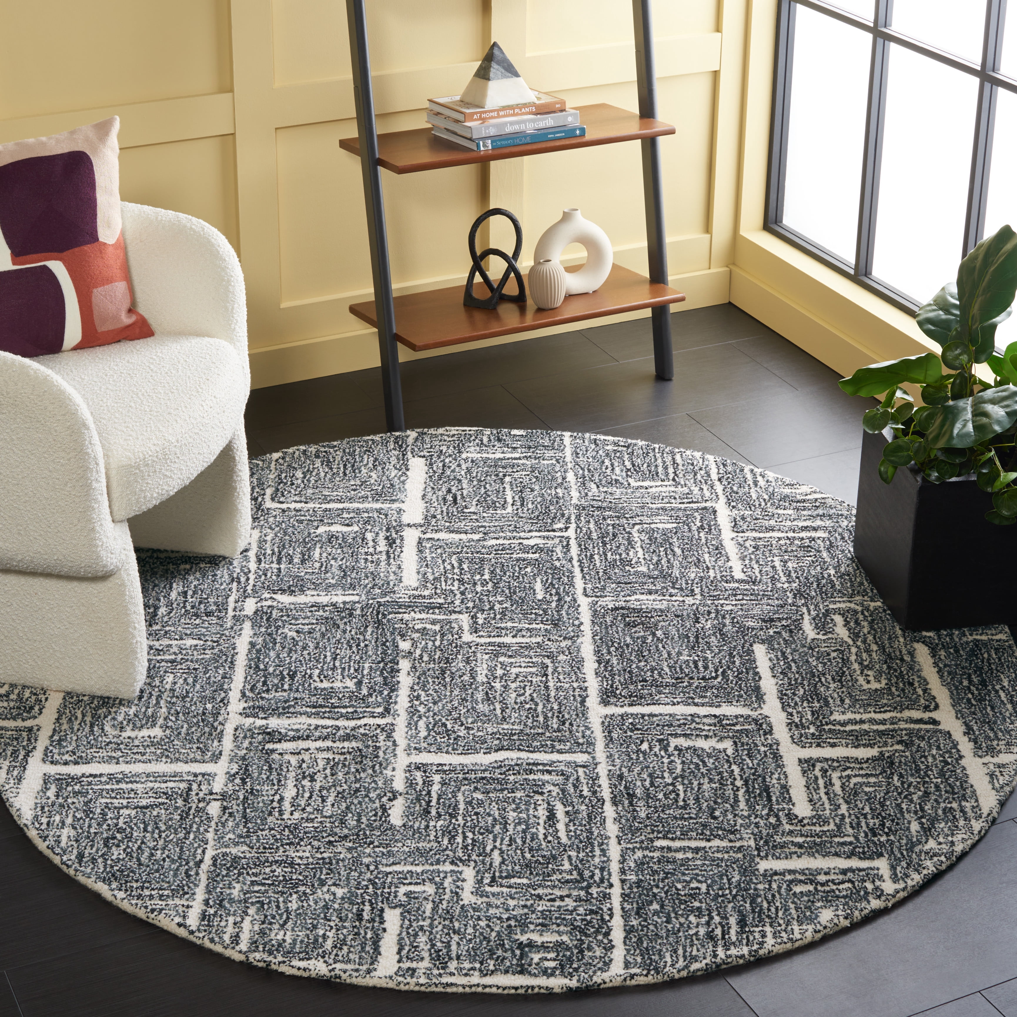 SAFAVIEH Metro Fulton Distressed Area Rug, Black/Ivory, 6' x 6' Round