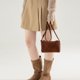 thumbnail image 4 of Bolso Hombro Casual Bandolera Cuero Gamuza Almohada (café), 4 of 8
