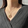 thumbnail image 5 of Collar con colgante redondo Yashi 26 letras AZ color dorado, 5 of 5