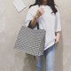 thumbnail image 1 of Bolsa Bolso de hombro con estampado de lona retro para mujer, bolso grande informal (pata de gallo) JShteea Para Estrenar, 1 of 7