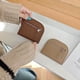 thumbnail image 2 of Monedero pequeño de color sólido con forma de semicírculo para mujer, billetera de moda sencilla con cierre para damas y estudiantes, 2 of 6