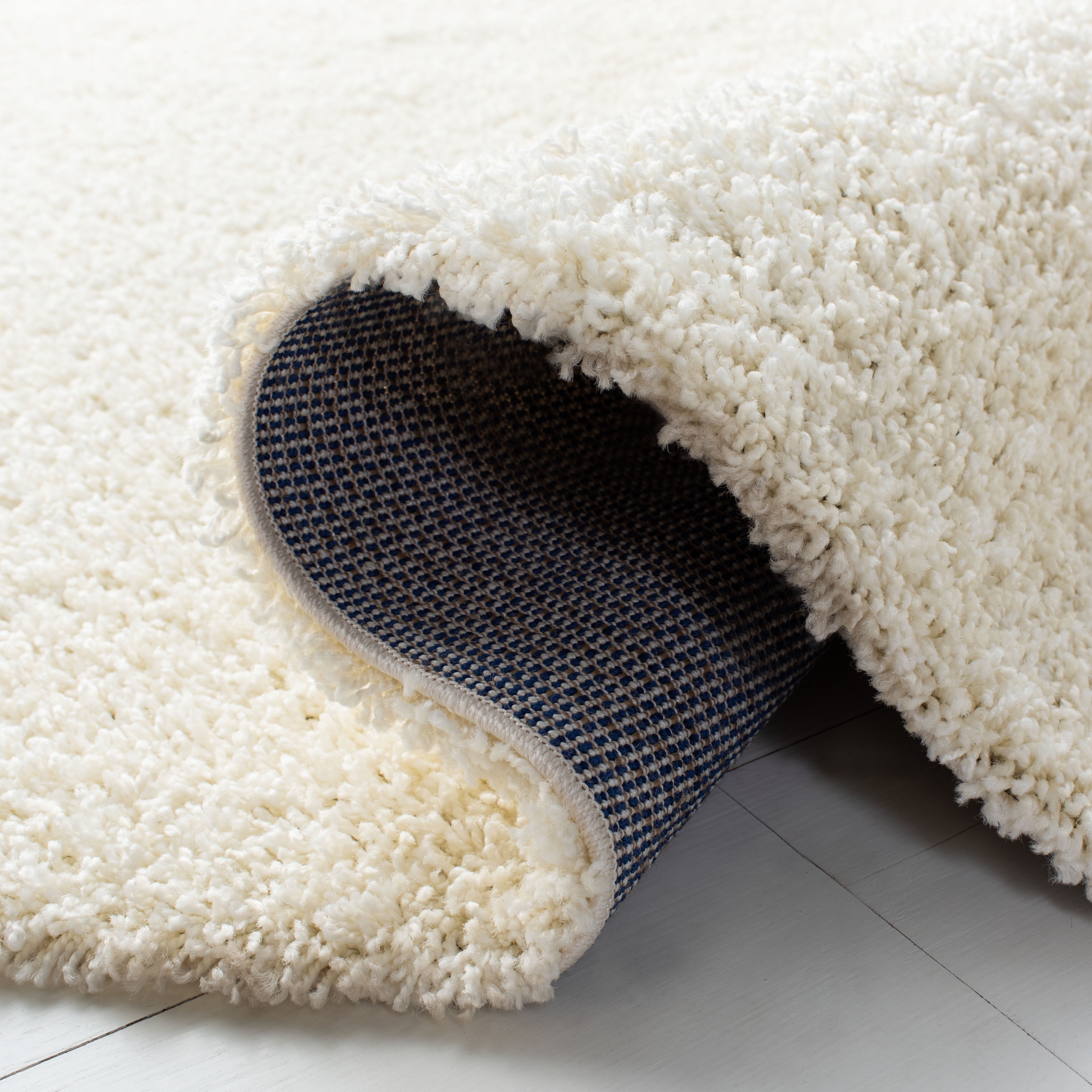 SAFAVIEH Primo Mason Solid Shag Area Rug, Ivory, 5' x 5' Round