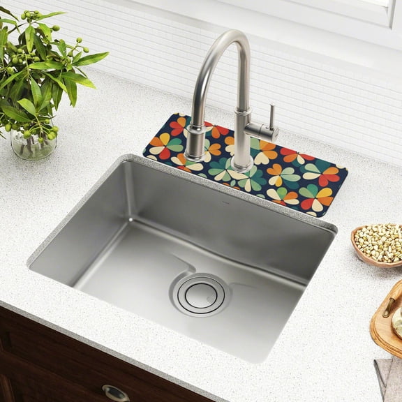 Yayeee Faucet Mat for Kitchen Sink 14.7" Diatomite Long Splash Guard Pad, Green Clover Pattern