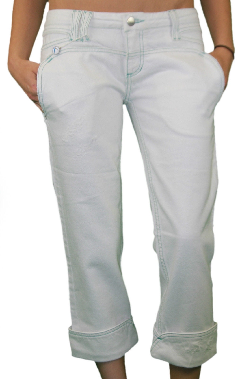 white capris jeans