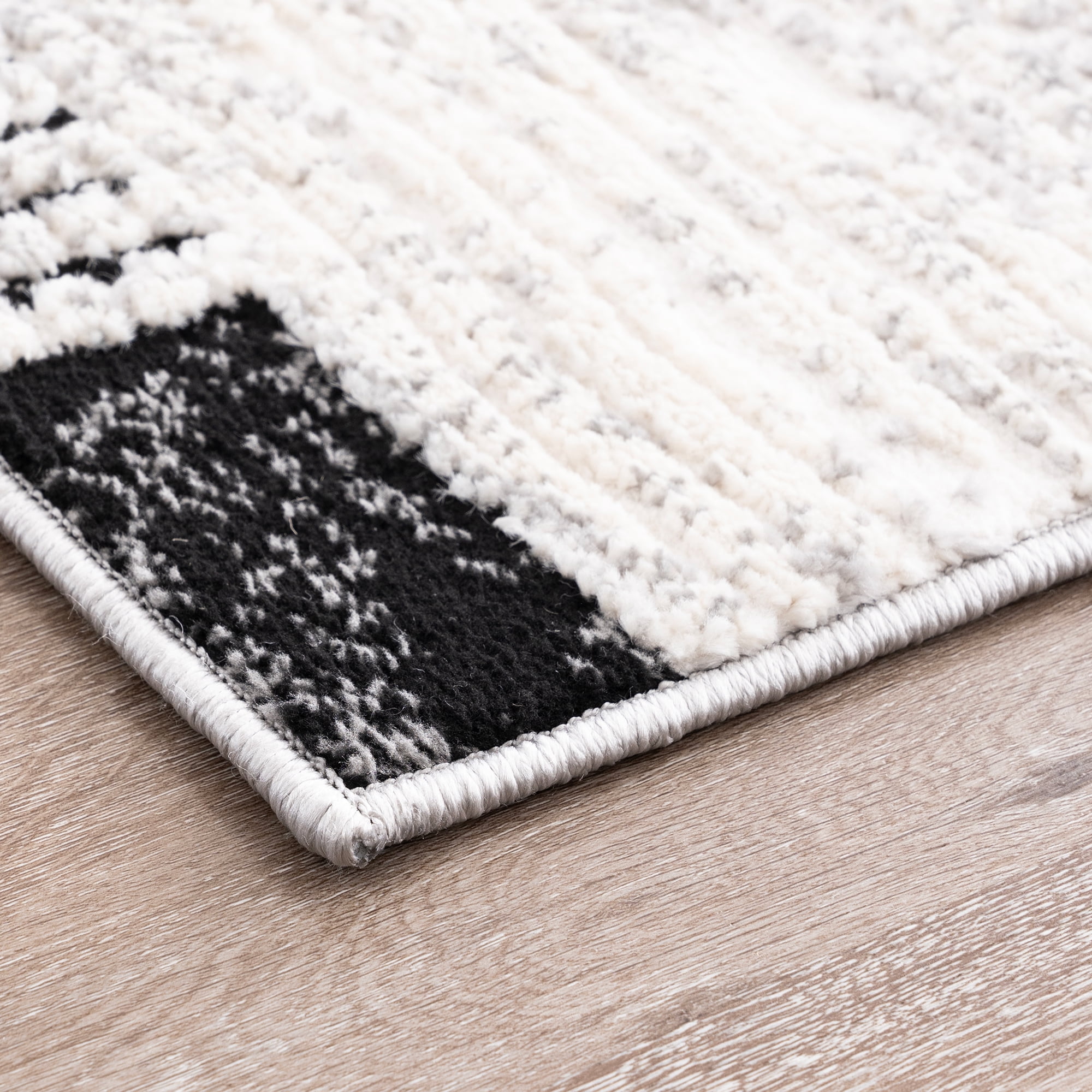 Alpha Contemporary 2' x 7' Gray and Black Polyester Indoor Area Rug
