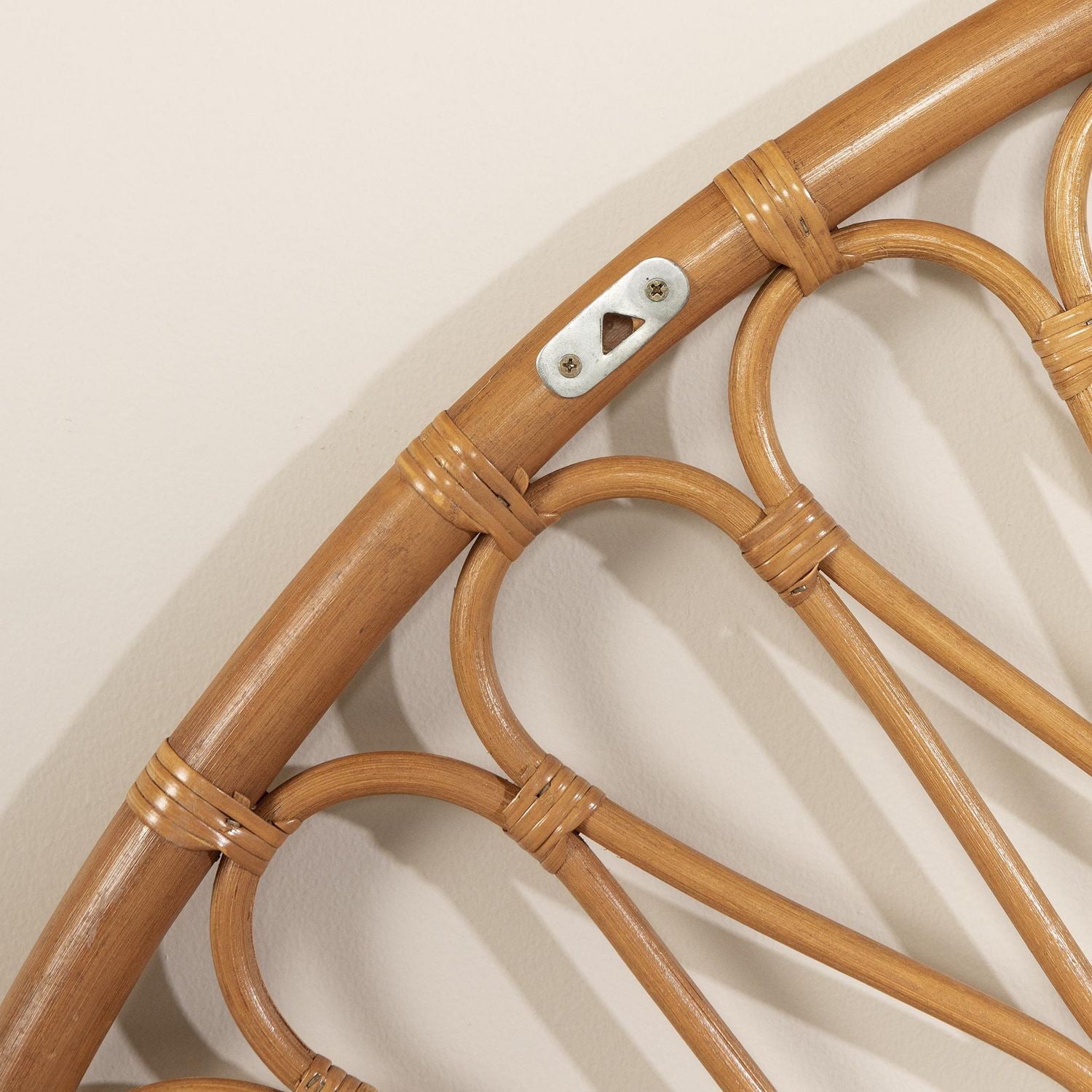 Tête de lit murale en rotin Fleur délicate de la collection Balka South Shore