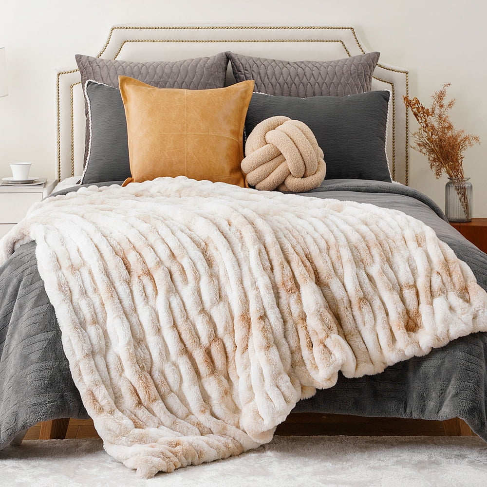 Battilo Ruched Faux Fur Throw Blanket,Beige Rabbit Faux Fur Blanket for Couch, Living Room,50"x60"
