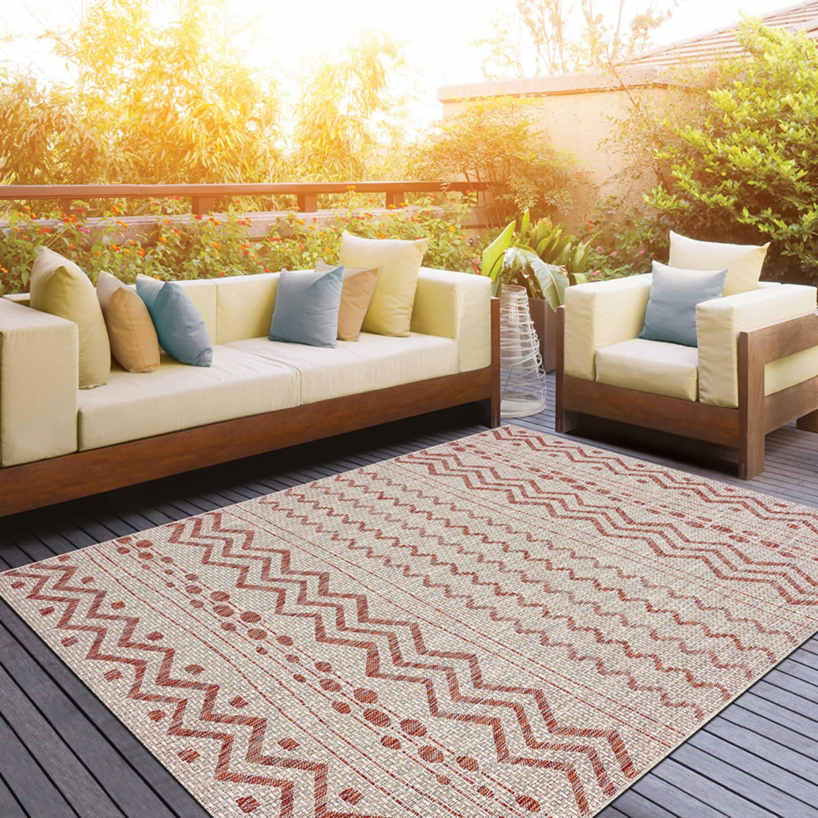 LR Home Victoria 5' x 8' Beige/Red Chevron Indoor/Outdoor Area Rug