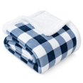 thumbnail image 1 of Manta PAVILIA Buffalo Plaid Sherpa blanco/azul marino, 150 x 200 cm, 1 of 9