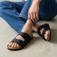 thumbnail image 2 of Sandalia CUSHIONAIRE Lane con Plantilla de Corcho y Hebilla Ajustable, 2 of 9