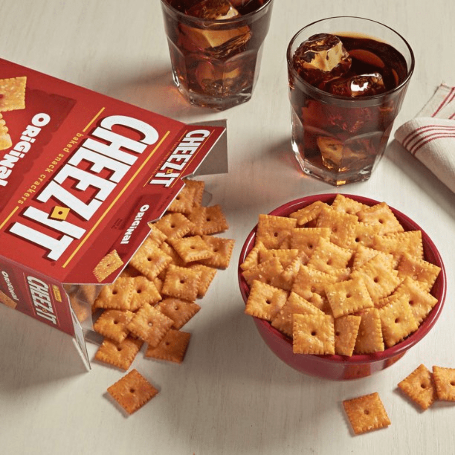 Cheez-It Original Baked Cheese Crackers, Light & Crispy Bite-Sized Snacks Family's Favorites Biscuits for Adult & Kids Lunch Box Halloween Basket Fillers & Party Favors 2-24oz(48oz)