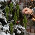thumbnail image 2 of Adornos para Árbol de Navidad OuMuaMua Terciopelo Verde Oliva 6 Piezas, 2 of 5