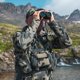 thumbnail image 5 of Arnés de bino KUIU PRO: impermeable, ajustable, tapa con una sola mano, cuñas de espuma personalizadas, arnés binocular compatible con equipos de hidratación, 5 of 8