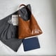 thumbnail image 4 of Bolso Hombro para Mujer Mano Con Cierre Magnético Cuero PU (marrón), 4 of 5