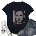 thumbnail image 1 of TayIor Sw1ft Chemises, Tyler Sw1ft Merch, Tyler Sw1ft, Mode Décontractée Imprimée Col Rond Manches Courtes Chemises Blouse Femme Graphique Amateur de Musique TKFASHION Gris Foncé L, 1 of 7