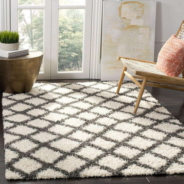Safavieh Layla Geometric Plush Shag Area Rug