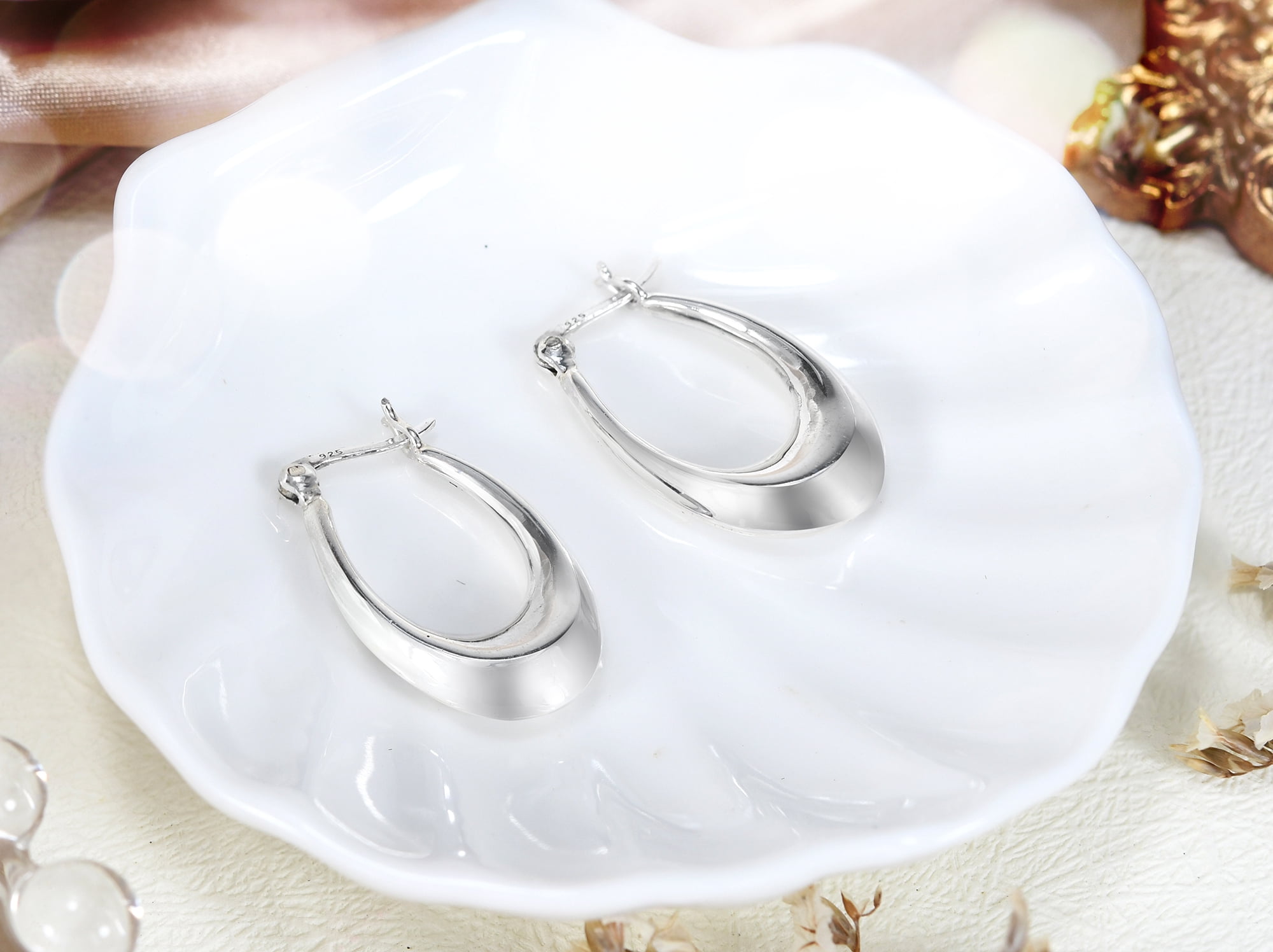 Chunky Charming Oval .925 Sterling Silver Scalloped Hoop Earrings