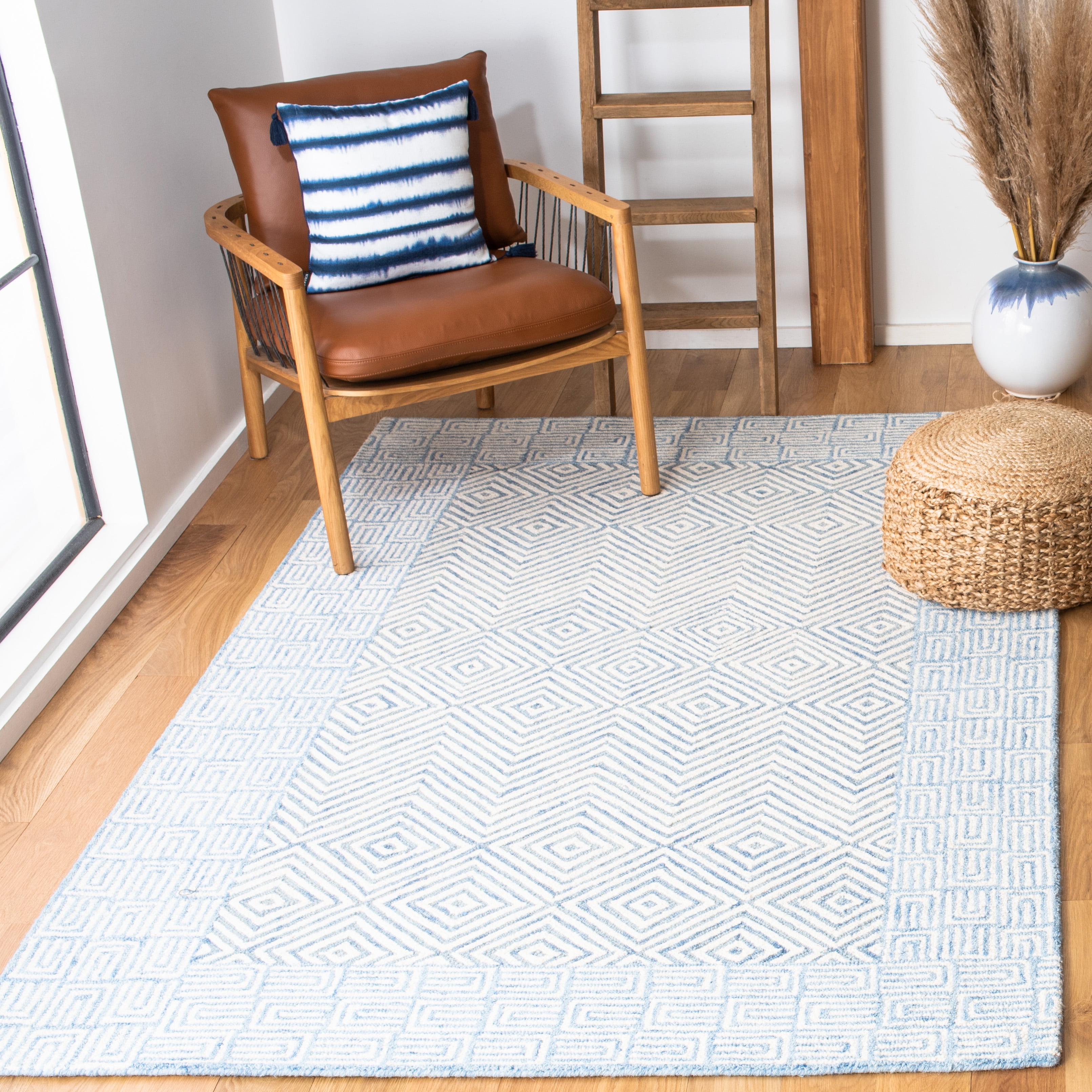 SAFAVIEH Roslyn Kaelee Geometric Area Rug, Light Blue/Ivory, 6' x 9'