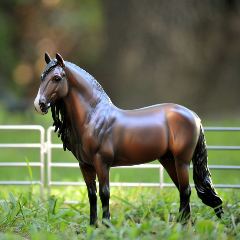 Breyer Traditional Series Dominante XXIX Toy Horse Figure - 1:9