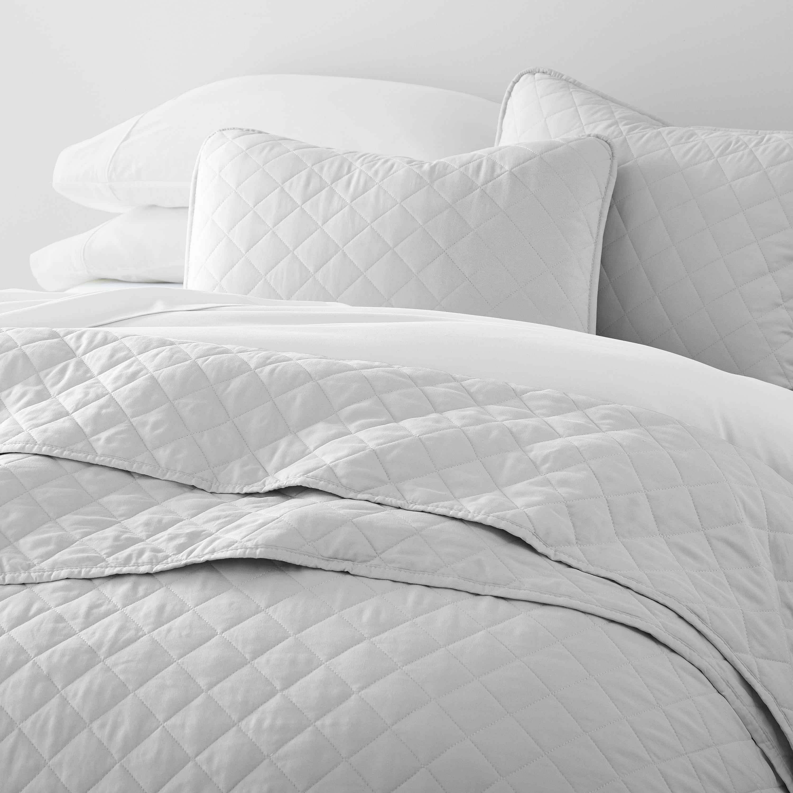 Noble Linens 3-Piece Light Gray Diamond Quilt Set, Twin / Twin XL