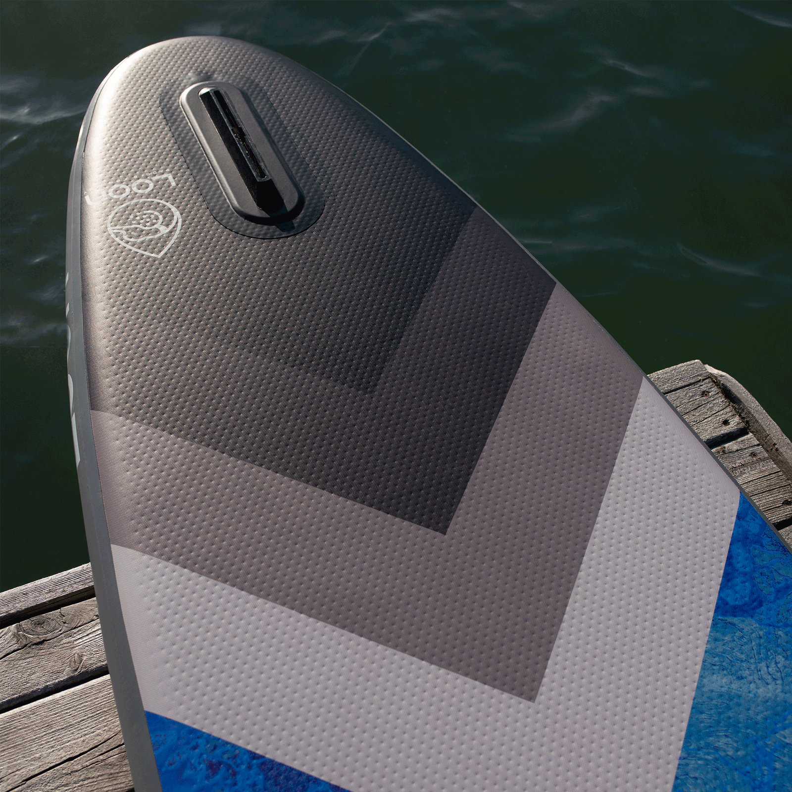 Realtree™ WAV3 Feather Light 10'8" Inflatable Paddle Board
