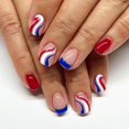 thumbnail image 1 of Ongles Pressés pour la Fête de l'Indépendance Carrés 4 Juillet Faux Ongles Courts Bleus Rouges Patriotiques Designs Ongles Courts Pressés 24 Pcs (style16), 1 of 5