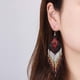 thumbnail image 4 of Pendientes de borlas de cuentas largas - Cuentas de colores boho Pendientes de borlas de cuentas hechas a mano, 4 of 5