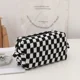 thumbnail image 3 of Bolsa de cosméticos grande de color sólido con cremallera, bonita bolsa de maquillaje de piel para mujer, bolsa de viaje para artículos de tocador, bolsa de lavado, bolsa de felpa para bolígrafos, 3 of 5