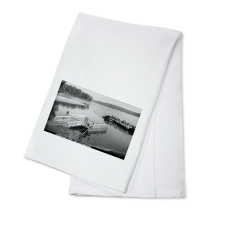 - Norfork Lake, Arkansas - View of Henderson Ferry on Lake Photo (100% Cotton Kitchen Towel)