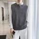 thumbnail image 3 of Suéteres de punto para hombres Chaleco sin mangas Ropa para hombre Cuello en V blanco Suave Moda coreana Un producto más vendido 2024 X, 3 of 4