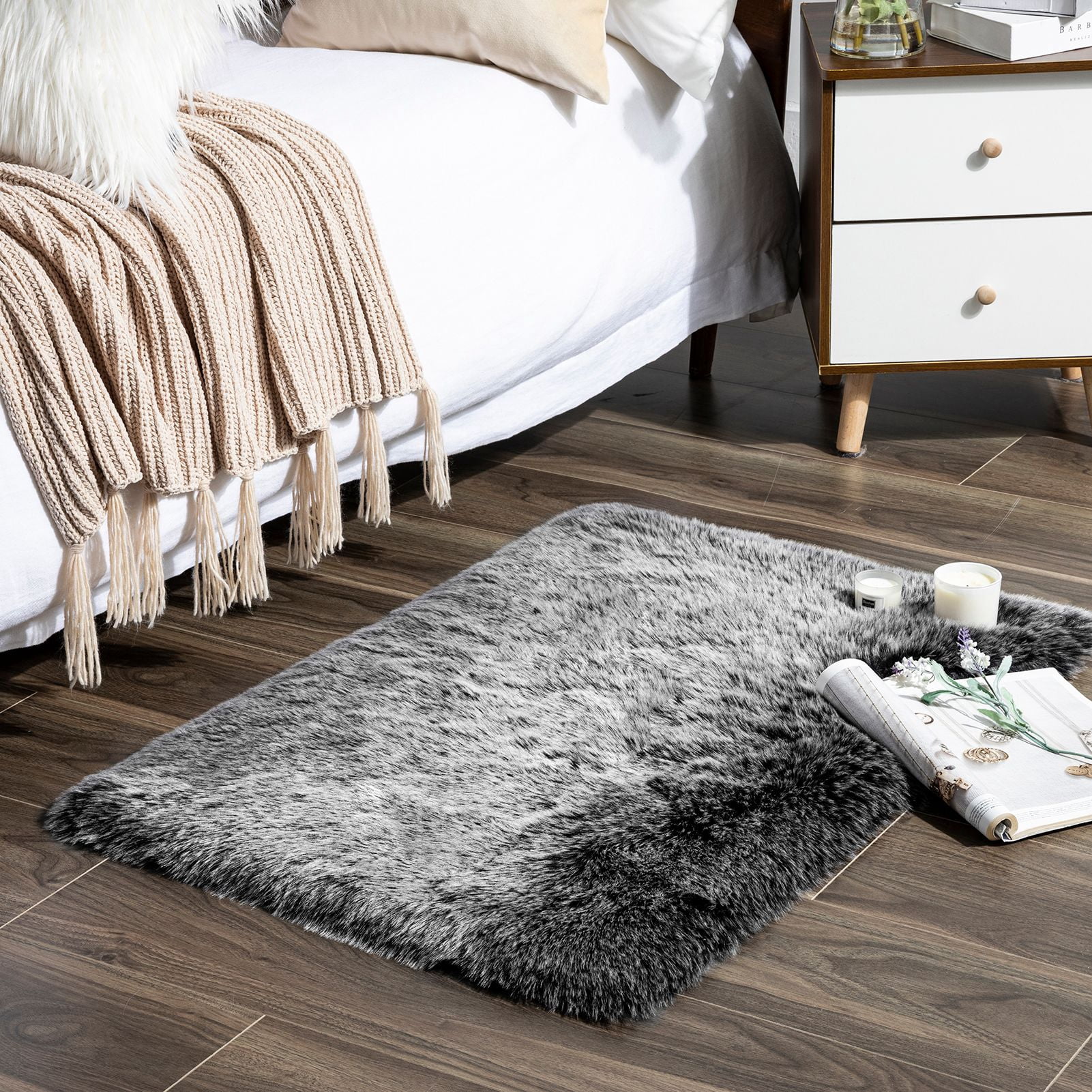 Phantoscope Ultra Soft Faux Fox Fur Black, Indoor Area Rug, 2 x 3 ft, Rectangle