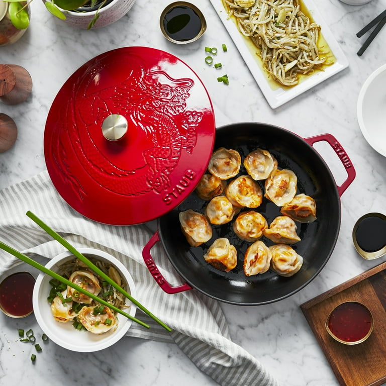 STAUB ドラゴン　24cm　チェリー Staub Cast Iron 2.5-qt Saute Pan with Dragon Lid - Cherry