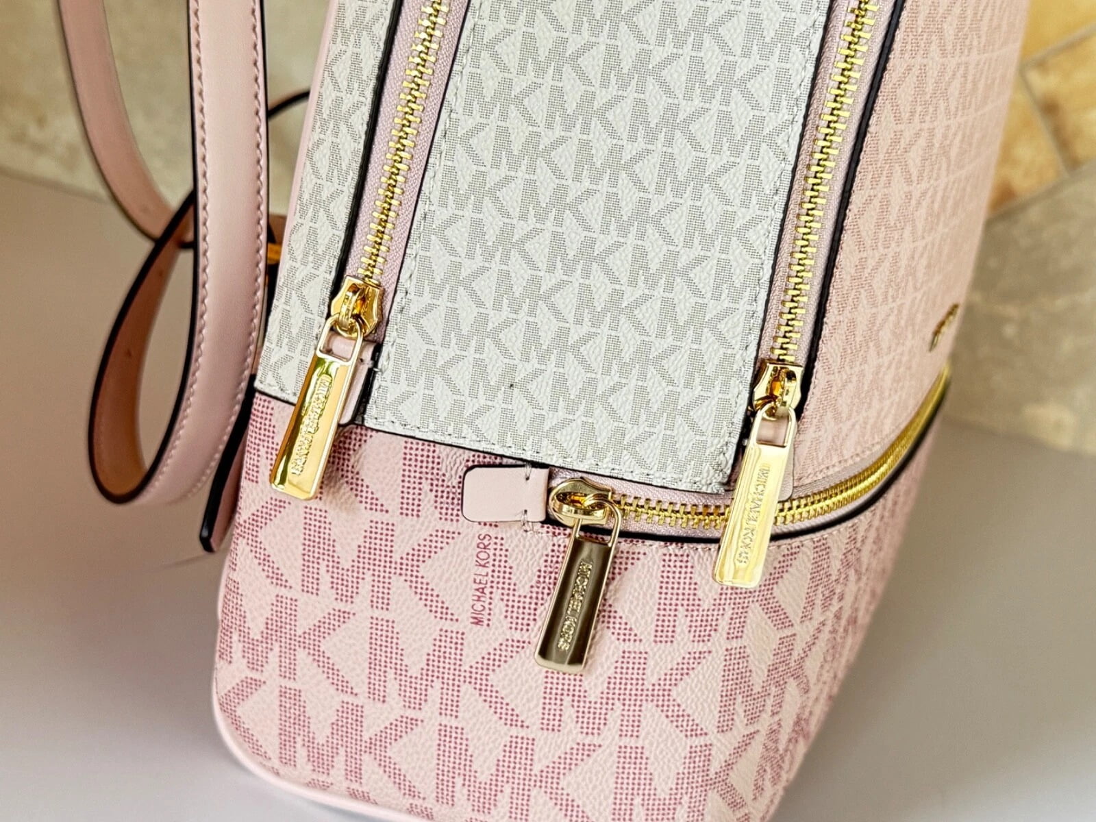 Michael Kors Rhea Medium Signature Logo Backpack M Powder  display picture 1