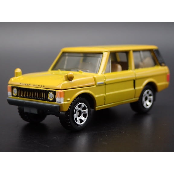 Open Box 1970-1994 RANGE ROVER MUSTARD 1/64 SCALE COLLECTIBLE DIORAMA DIECAST MODEL CAR